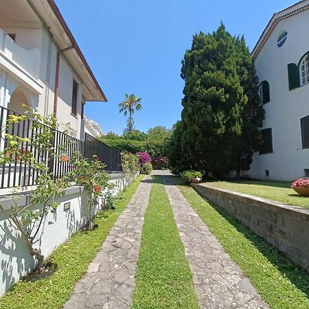 Casa Olivella Apartment Torre del Greco Bagian luar foto