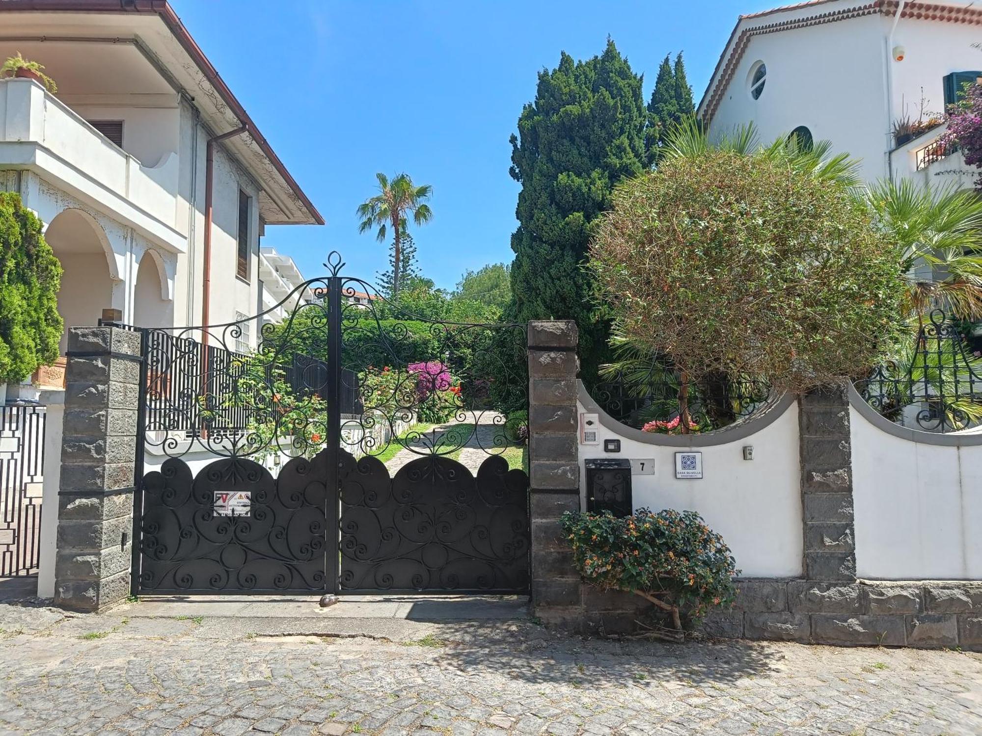 Casa Olivella Apartment Torre del Greco Bagian luar foto